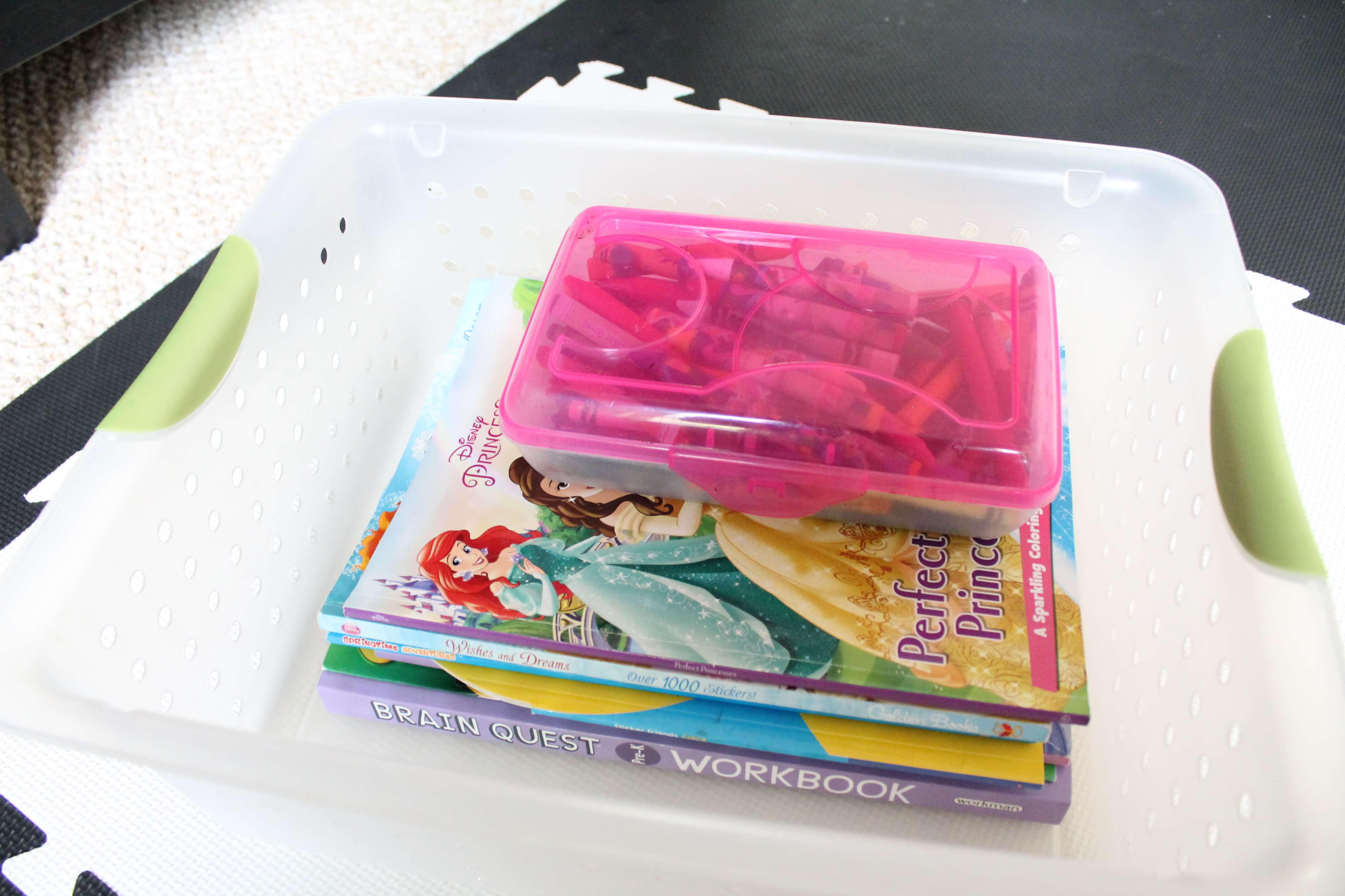 Playroom Organization Hacks. Where to store the coloring books. 