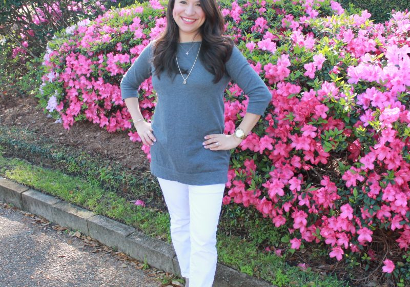 How to style a gray tunic with white jeans.