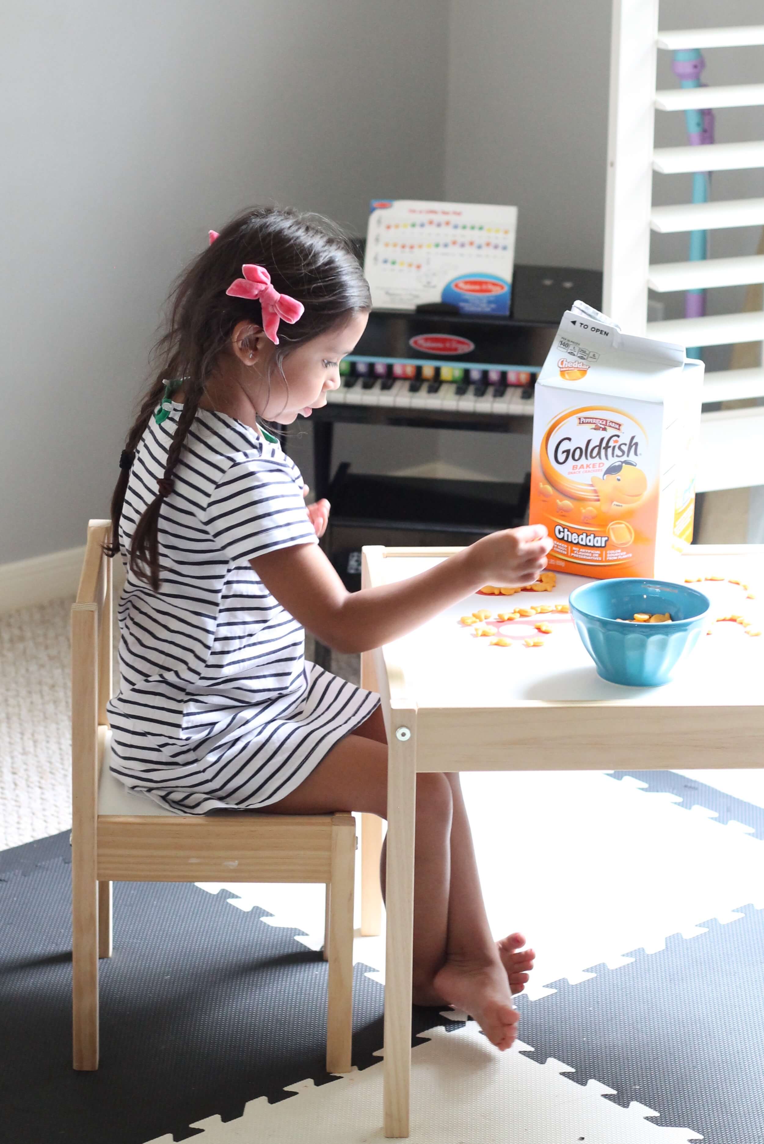 Preschool Goldfish activity. Letter recognition activity that your preschooler will eat up!