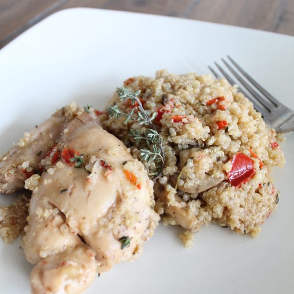 Garlic & Chicken Mushroom Quinoa. Easy 30 minute meal for dinner time featuring truRoots Quinoa. So easy and delicious! Your whole family will love it! #ad #truRoots