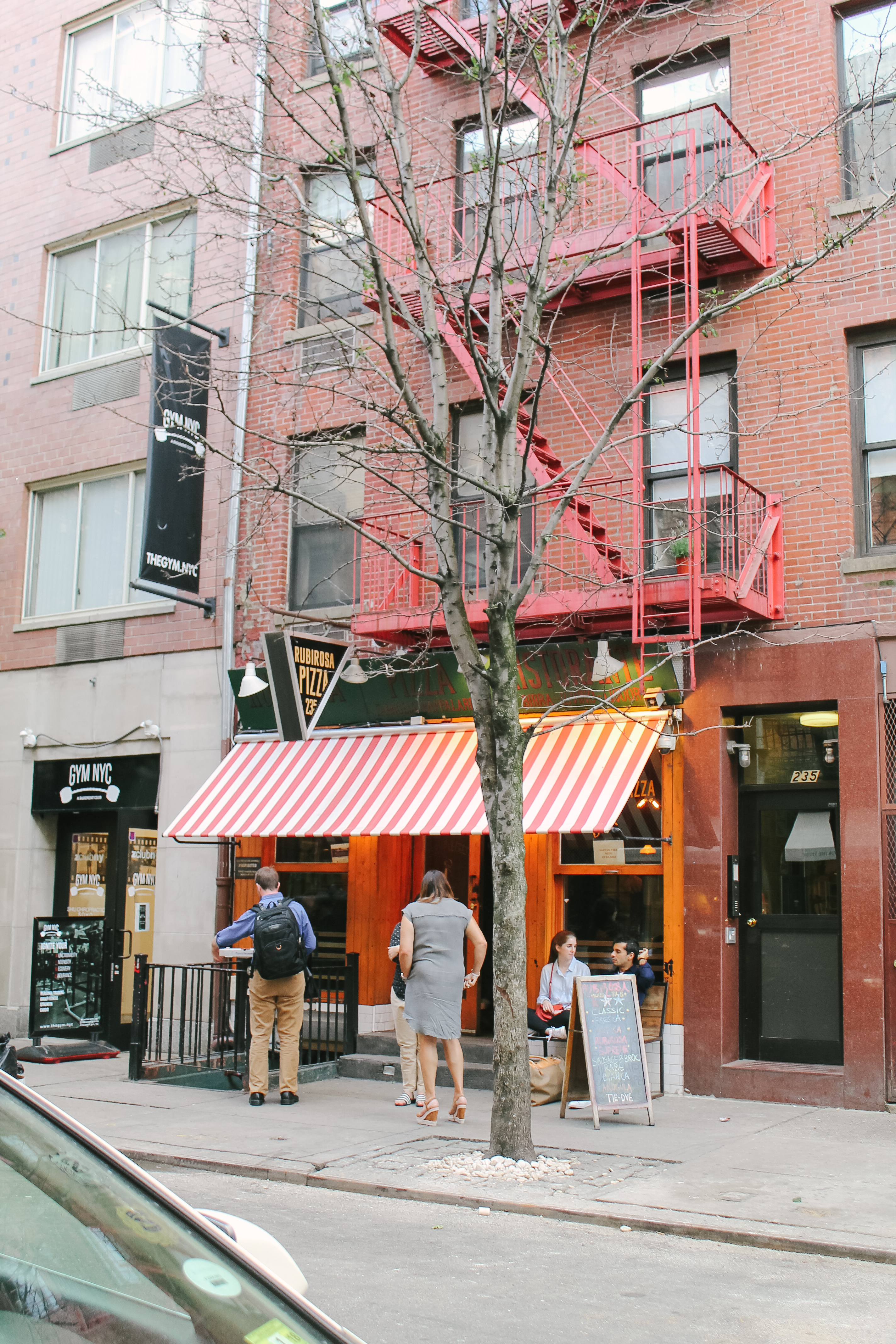 A must read! An NYC restaurant guide featuring all of New York City's best restaurants, from brunch to late night dinners. It even details key dishes to try at each restaurant! Rubirosa is a staple!