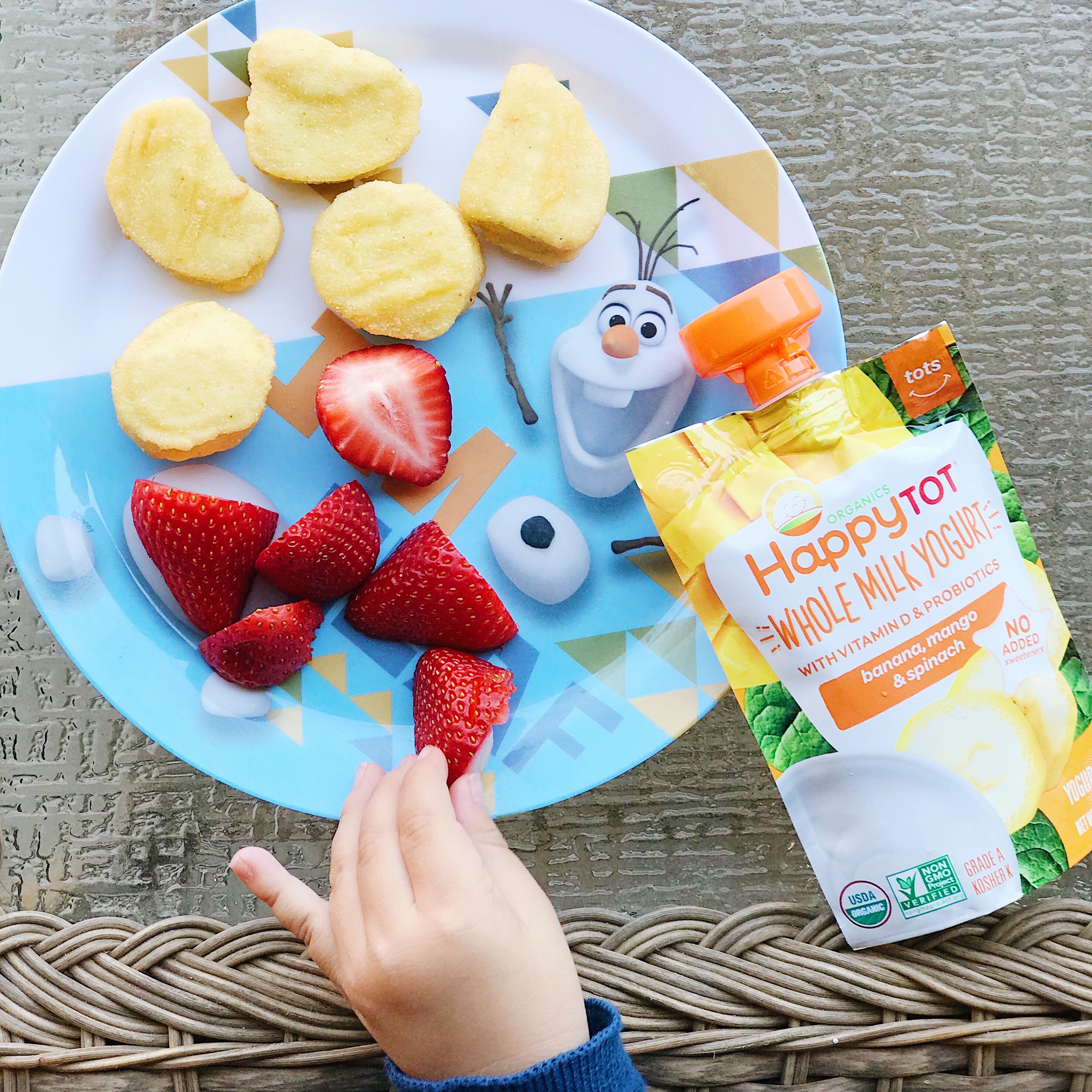 Easy toddler meal to enjoy outside. Perfect for spring weather!