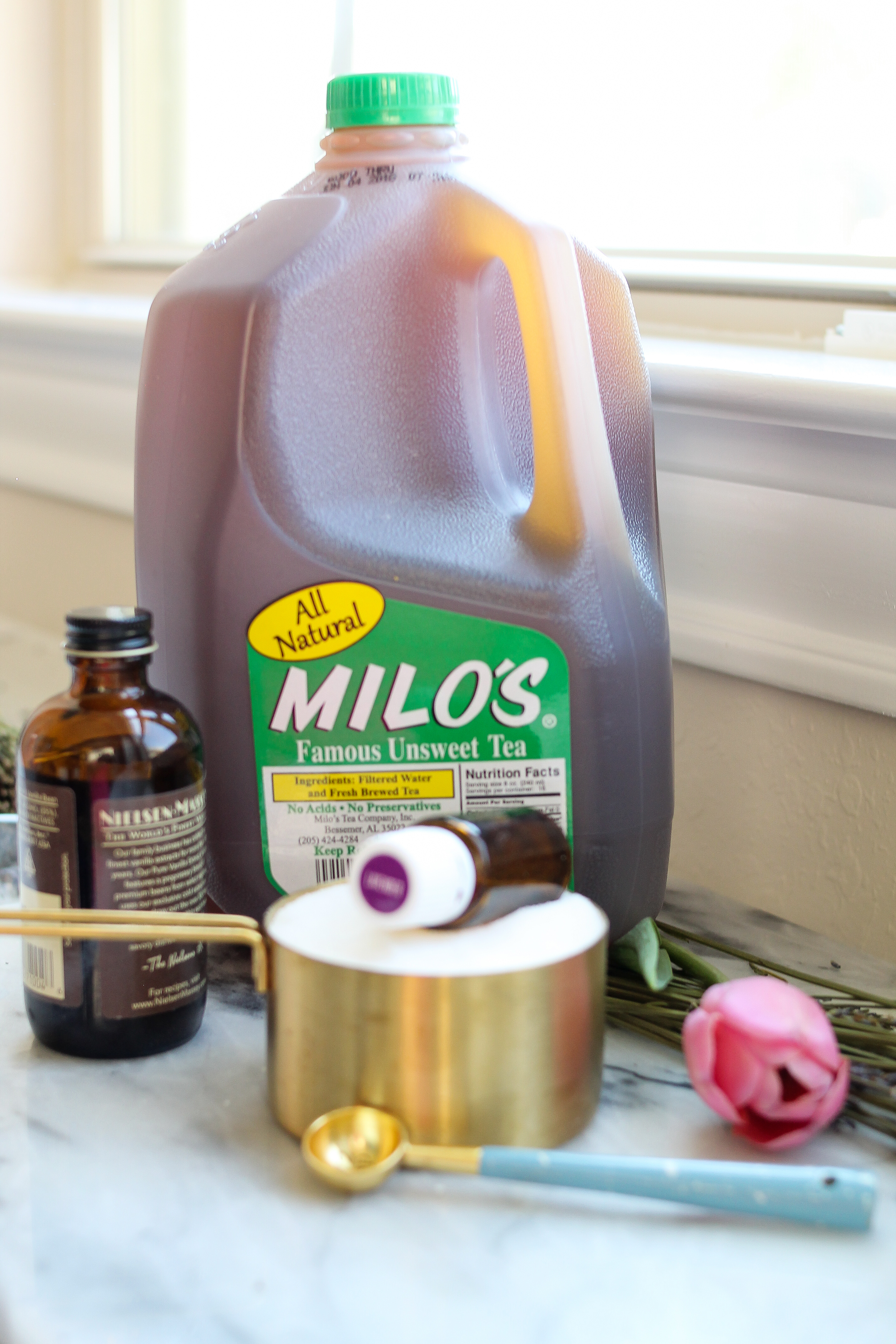 Create the perfect LAVENDER SWEET TEA SLUSH with Milo's Tea! So easy, simple, refreshing, and tasty! Make this for all your summer parties! #ad #pmedia #makeitwithmilos