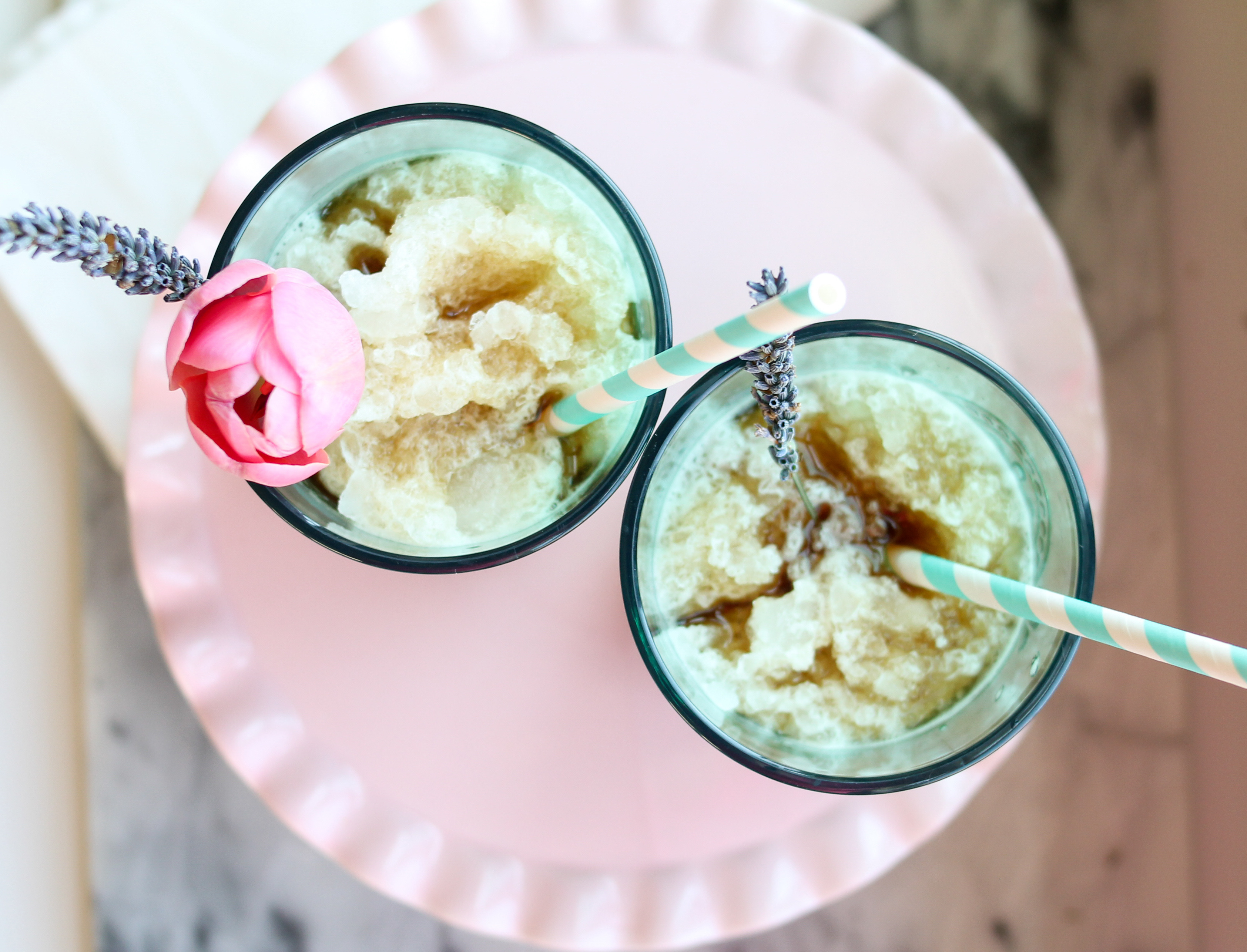 Create the perfect LAVENDER SWEET TEA SLUSH with Milo's Tea! So easy, simple, refreshing, and tasty! Make this for all your summer parties! #ad #pmedia #makeitwithmilos