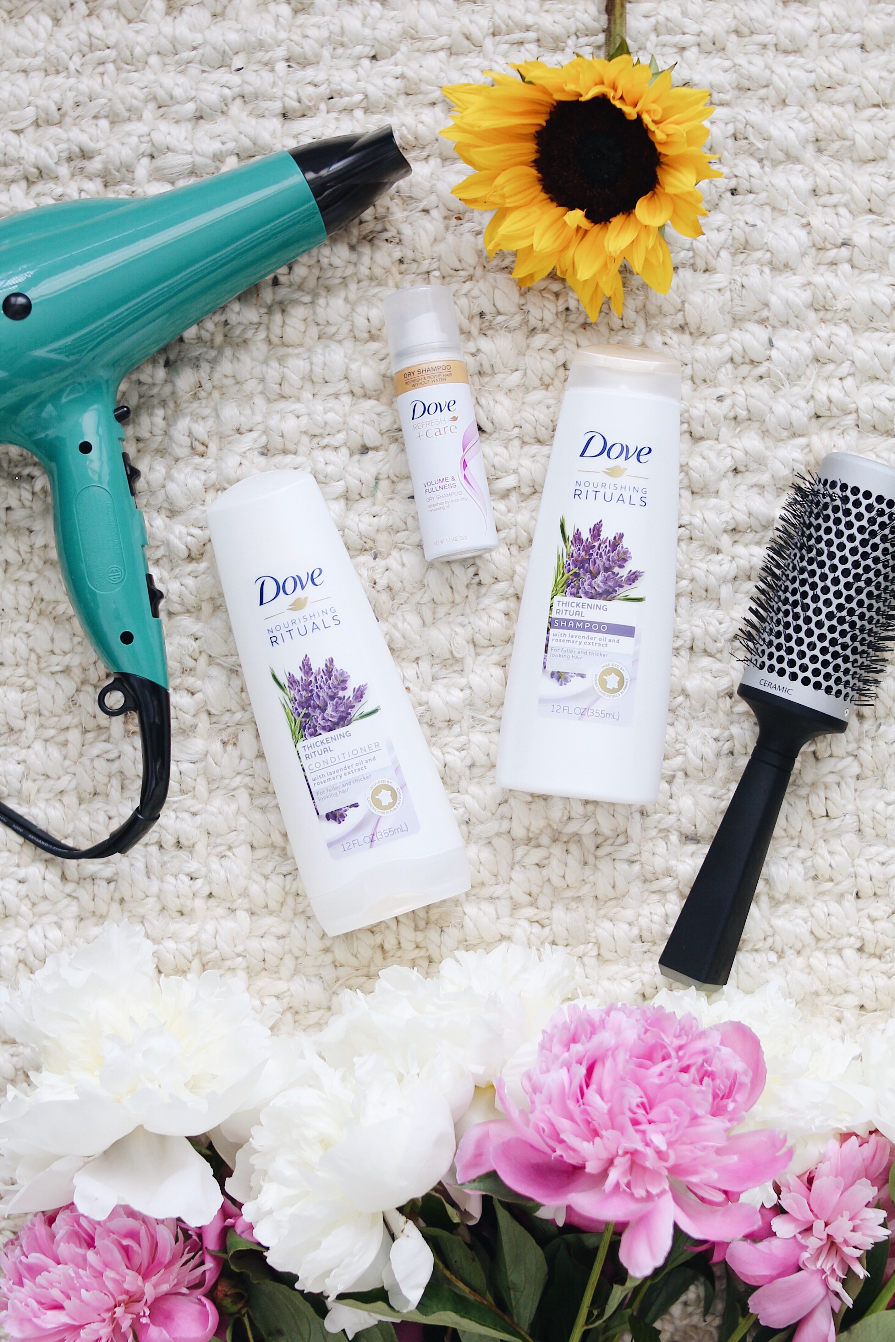 How to add volume with dry shampoo and a blow dryer. So easy and your hair will look fabulous! #ad #dovehaircare #hairtutorial #hairtips #dryshampoo #hairvolume