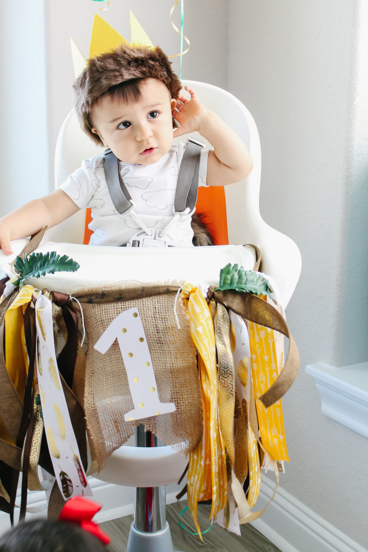 Cute and easy DIY no-sew felt crown. The cutest WILD ONE birthday party inspired by Where the Wild Things Are! Easy DIYs to recreate a simple and fun first birthday party! #diy #party #wildone #firstbirthday