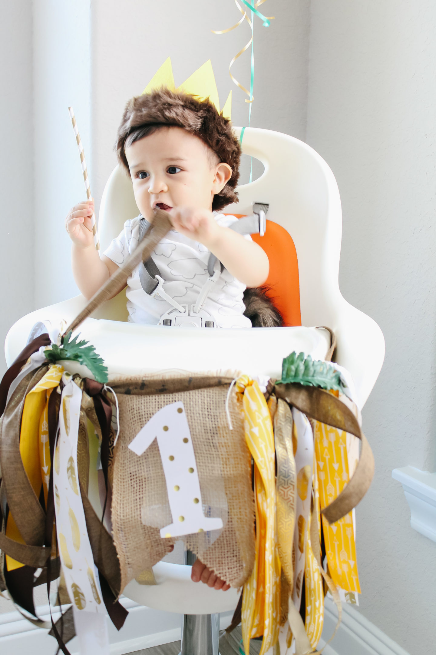 Cute and easy DIY no-sew felt crown. The cutest WILD ONE birthday party inspired by Where the Wild Things Are! Easy DIYs to recreate a simple and fun first birthday party! #diy #party #wildone #firstbirthday