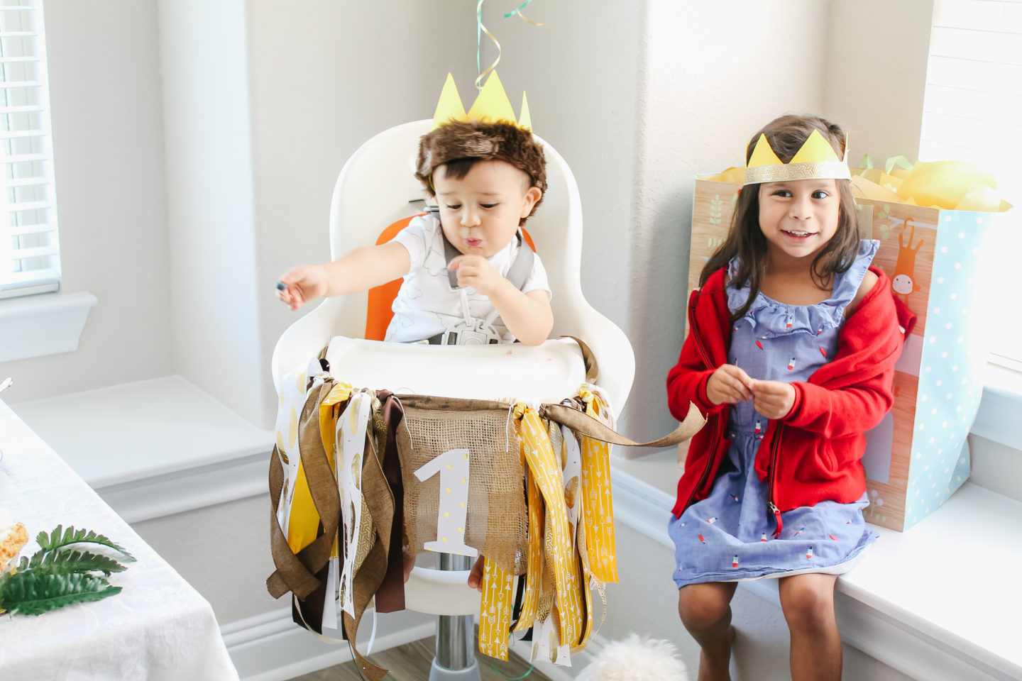 Cute and easy DIY no-sew felt crown. The cutest WILD ONE birthday party inspired by Where the Wild Things Are! Easy DIYs to recreate a simple and fun first birthday party! #diy #party #wildone #firstbirthday