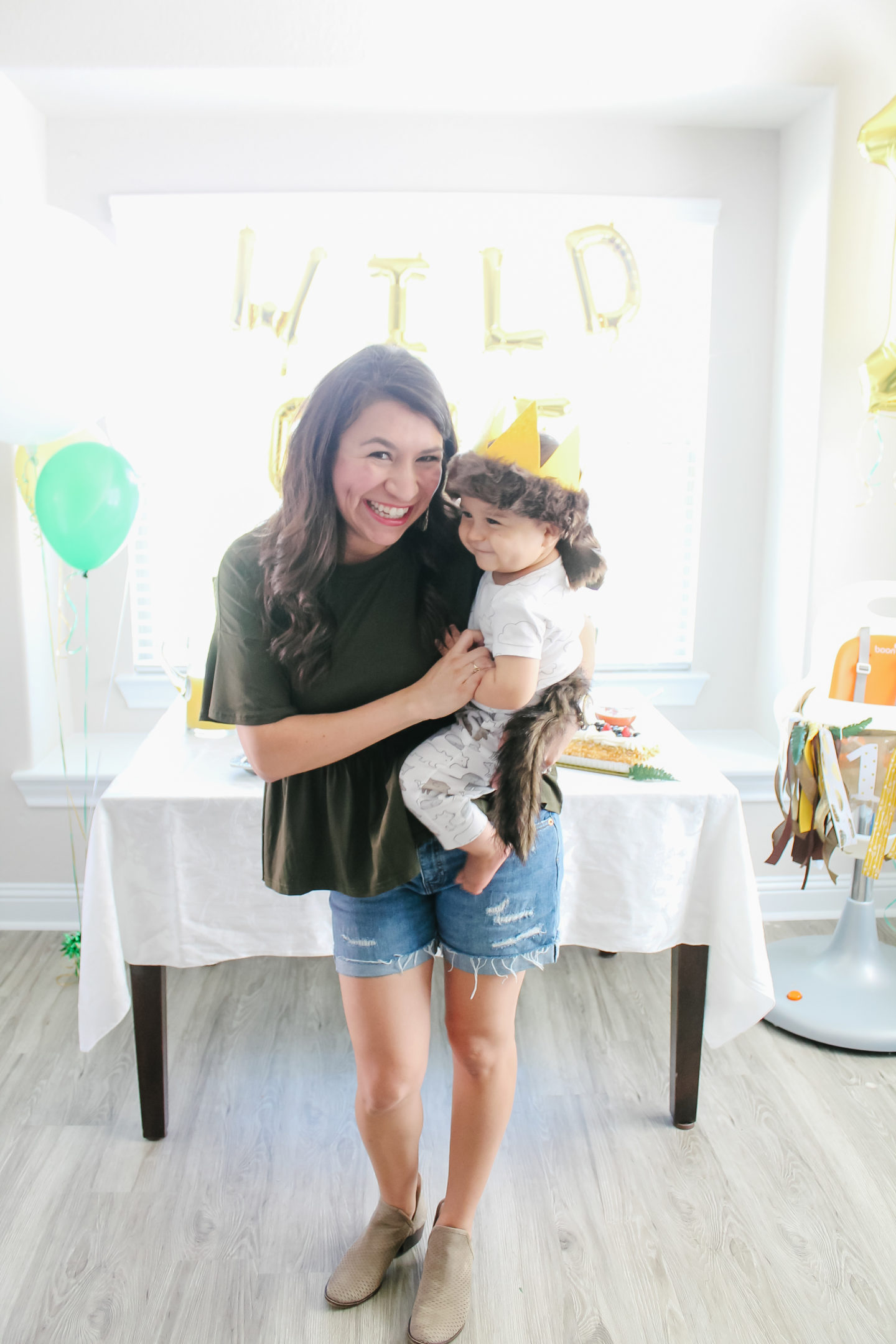Cute and easy DIY no-sew felt crown and tail. The cutest WILD ONE birthday party inspired by Where the Wild Things Are! Easy DIYs to recreate a simple and fun first birthday party! #diy #party #wildone #firstbirthday
