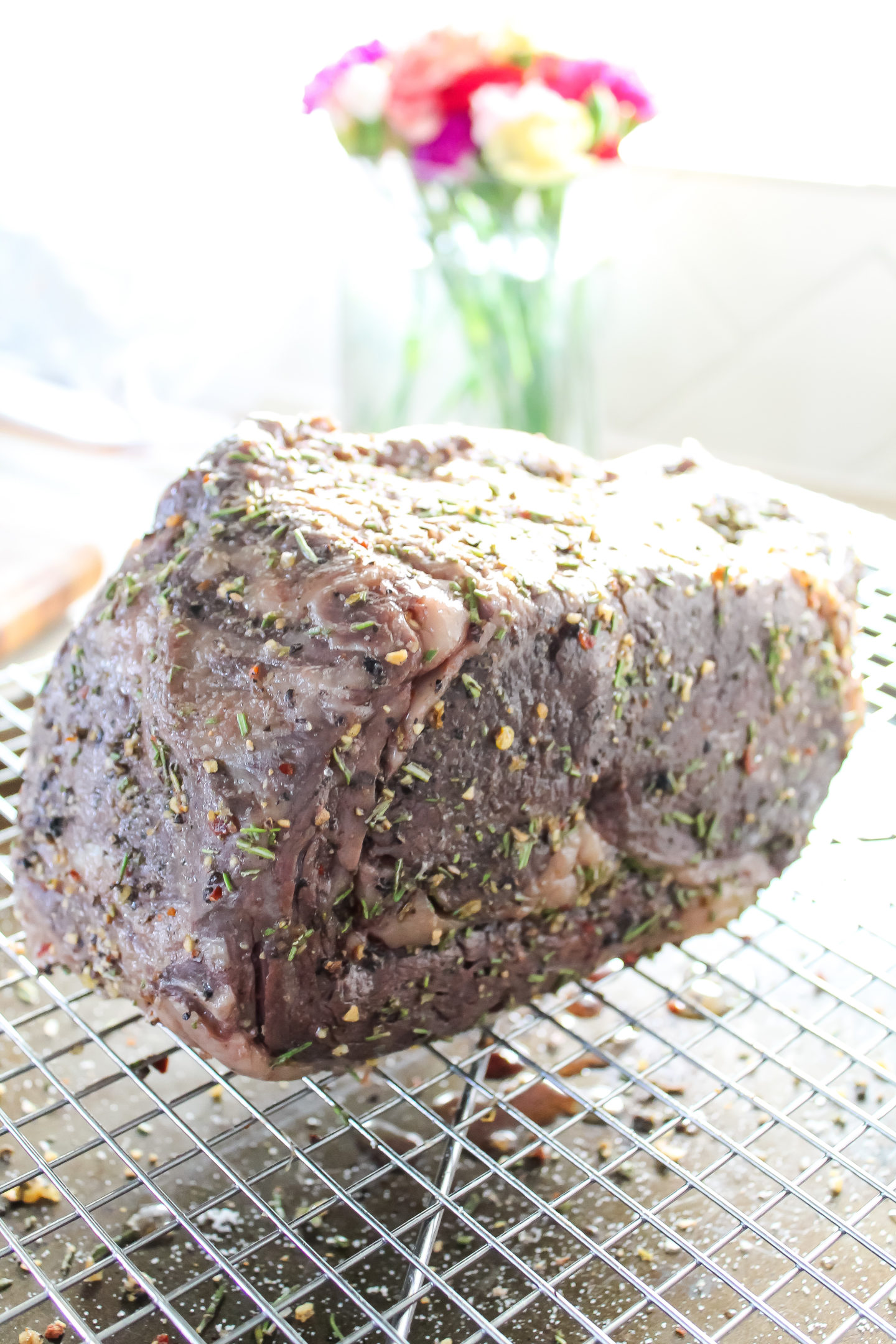 How to make the perfect prime rib using using a sous-vide! Grab your FoodSaver bags and sealing system and high quality prime rib for the best meal ever.