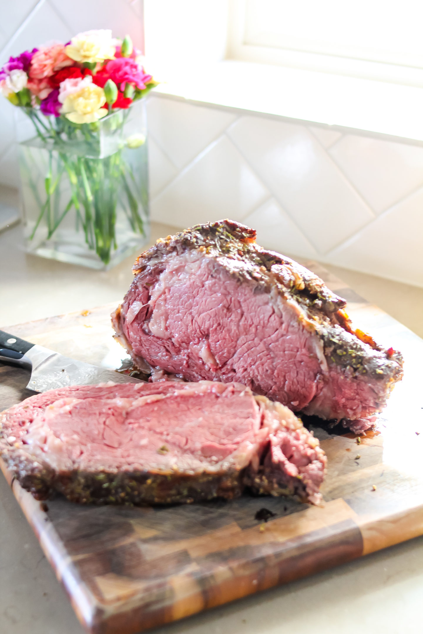 How to make the perfect prime rib using using a sous-vide! Grab your FoodSaver bags and sealing system and high quality prime rib for the best meal ever.