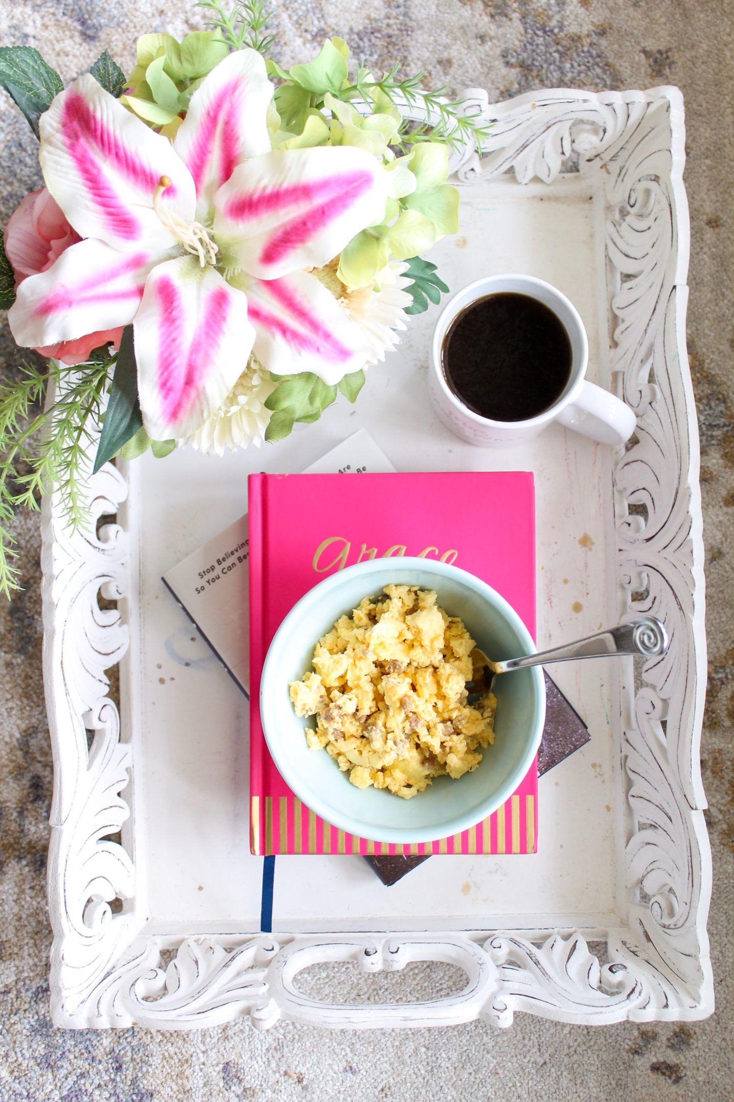 5 Ways to Brighten Up Your Morning Routine. The best morning routine for the most productive day! Especially great for stay-at-home moms & work-from-home moms!