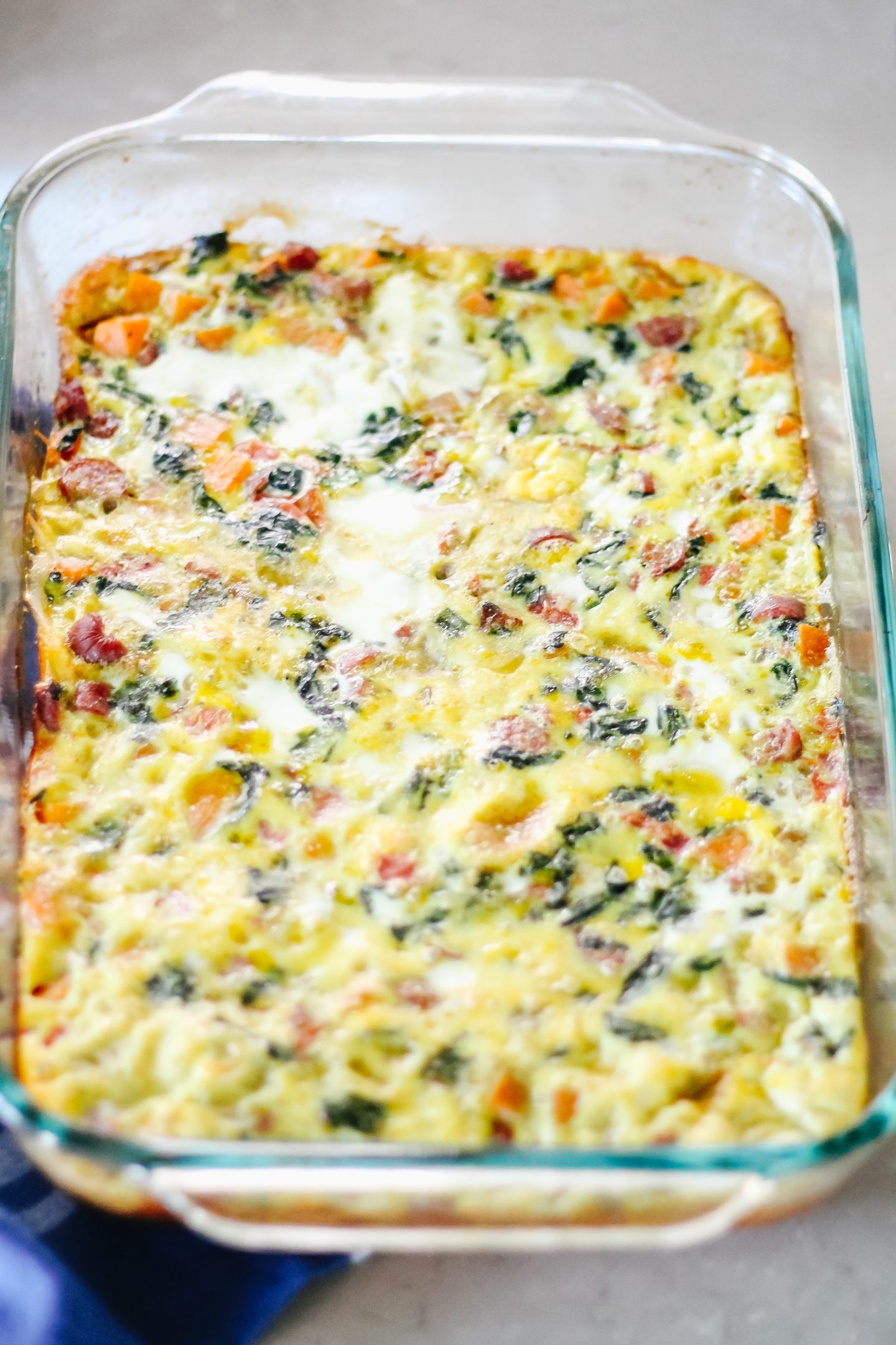 The best easy & delicious Paleo and Whole30 breakfast casserole. The perfect breakfast bake! #casserole #paleo #whole30