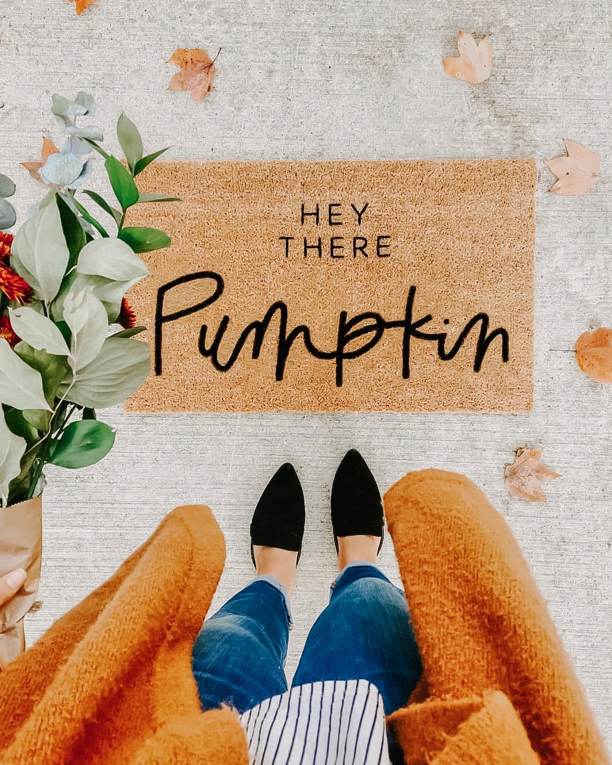 How to Drown out the Negativity in a Social Media Driven Society. The best advice! Photo and "hey there pumpkin" mat by @olivecreativeco