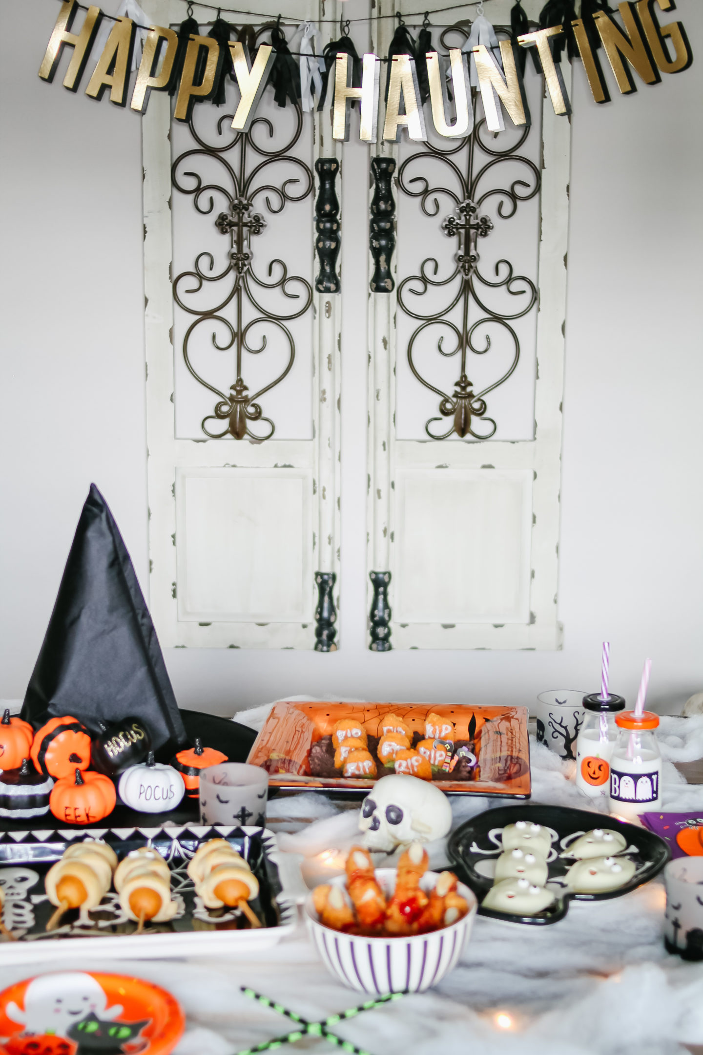 Halloween Party Spread. Cutest spooky food ever!