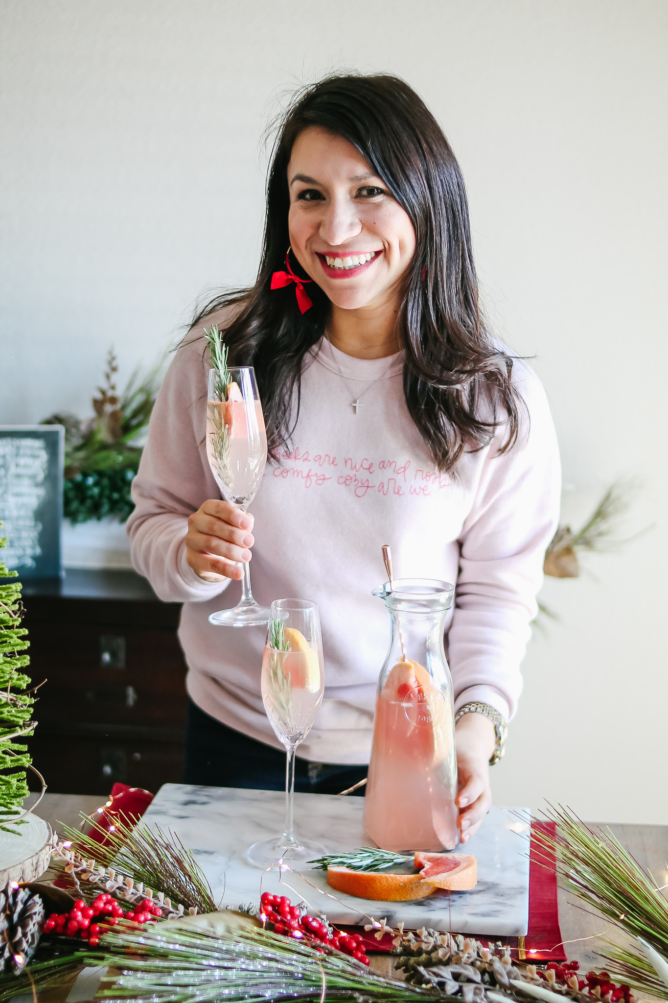 The easiest, sparkling Grapefruit & Rosemary Christmas Cocktail! With @SparklingICE #ad #GetFizzy #SparklingIceLife #SparklingFestivities #HolidayDrinks