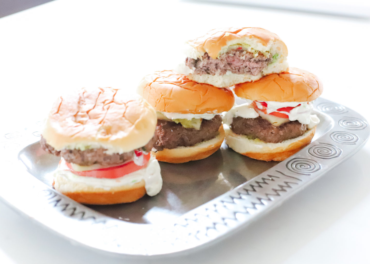 Ranch Cheeseburger Sliders that only take 15-minutes! So easy and delicious! The best weeknight dinner. #ad #HVRlove