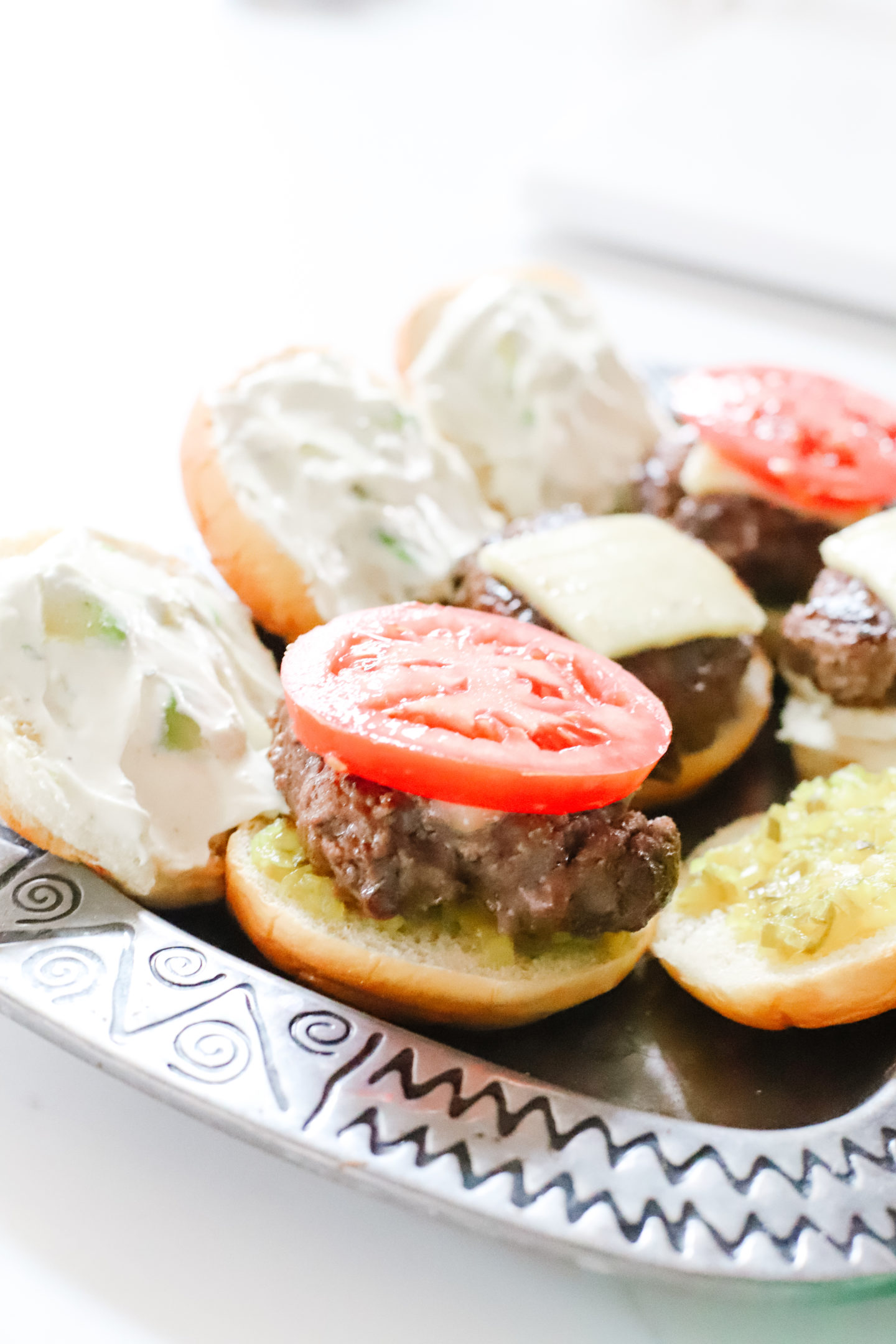 Ranch Cheeseburger Sliders that only take 15-minutes! So easy and delicious! The best weeknight dinner. #ad #HVRlove
