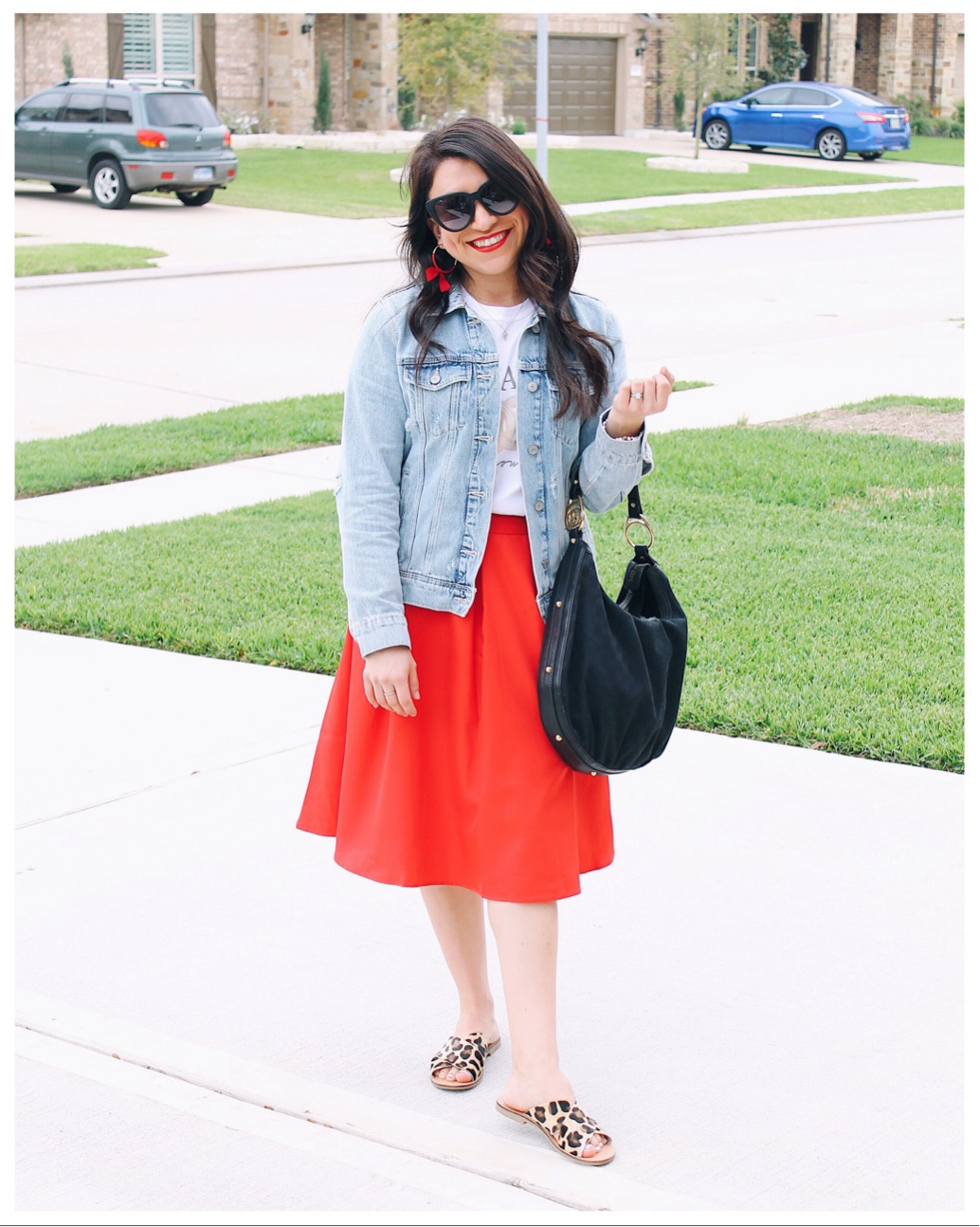 red skirt & red lipstick