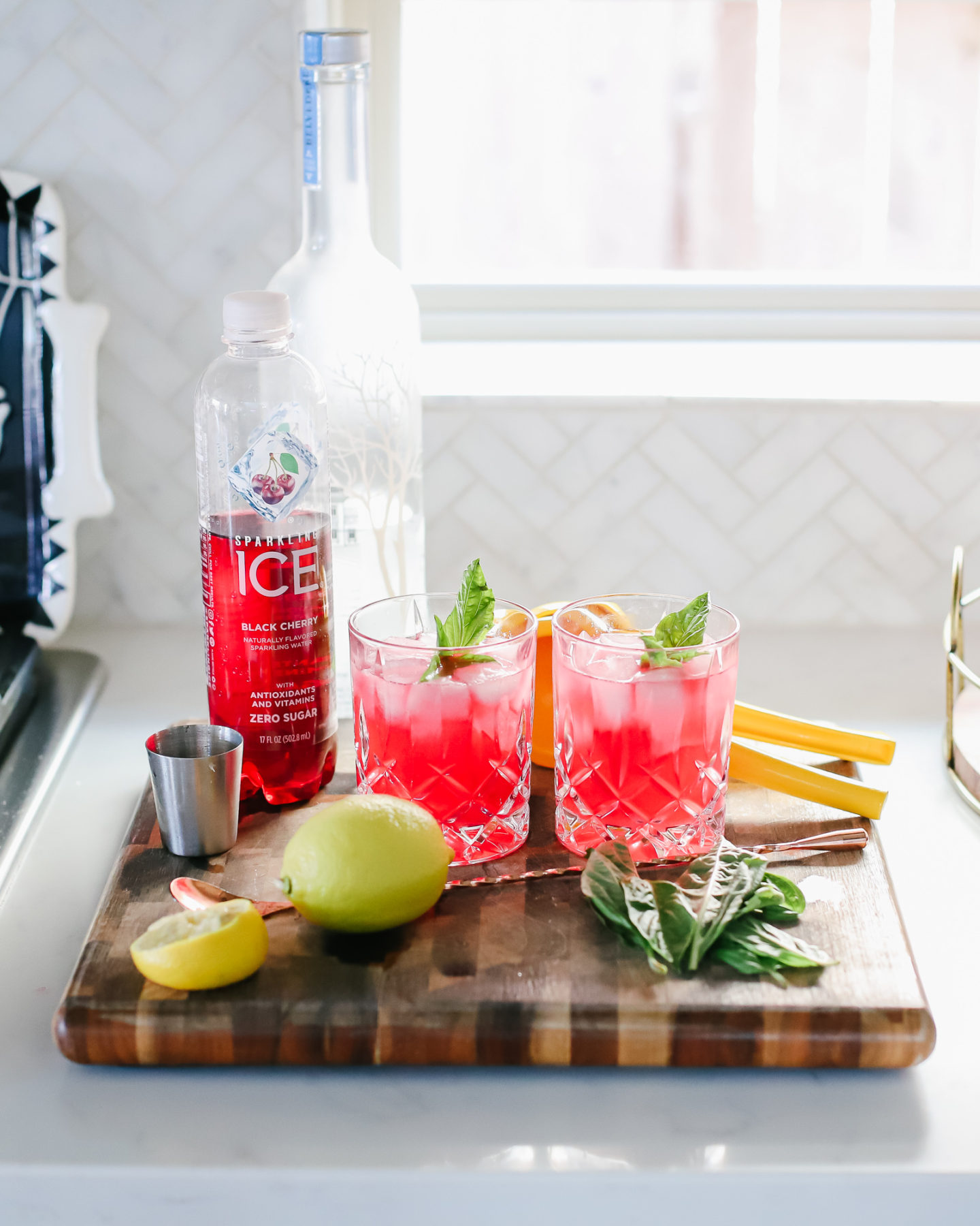 Black Cherry & Basil Vodka Spritzer. Keto Party Snacks & Drinks for fall gatherings with Sparkling Ice! #ad #getfizzy #sparklingicelife