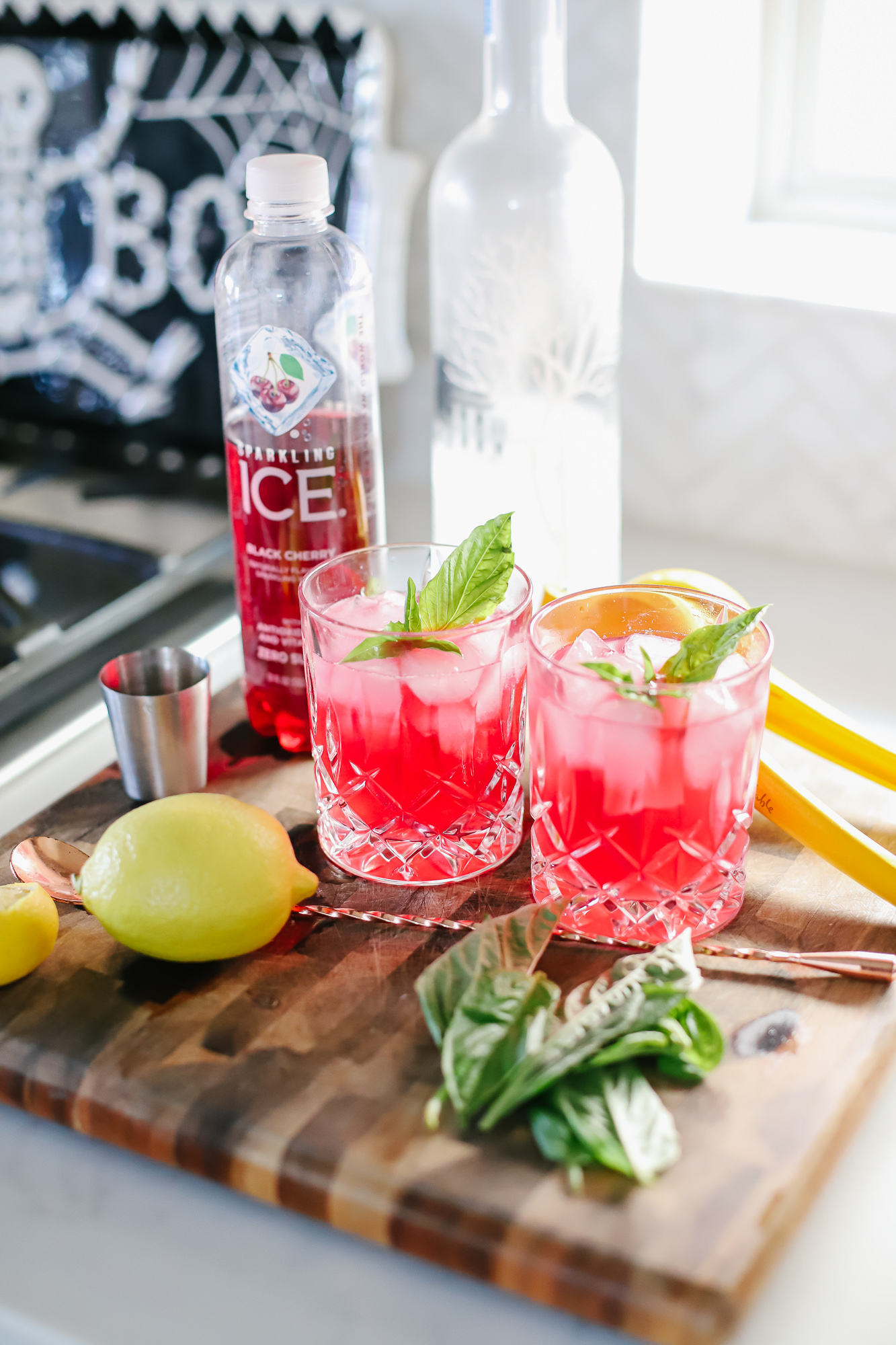 Black Cherry & Basil Spritzer. Keto Party Snacks & Drinks for fall gatherings with Sparkling Ice! #ad #getfizzy #sparklingicelife