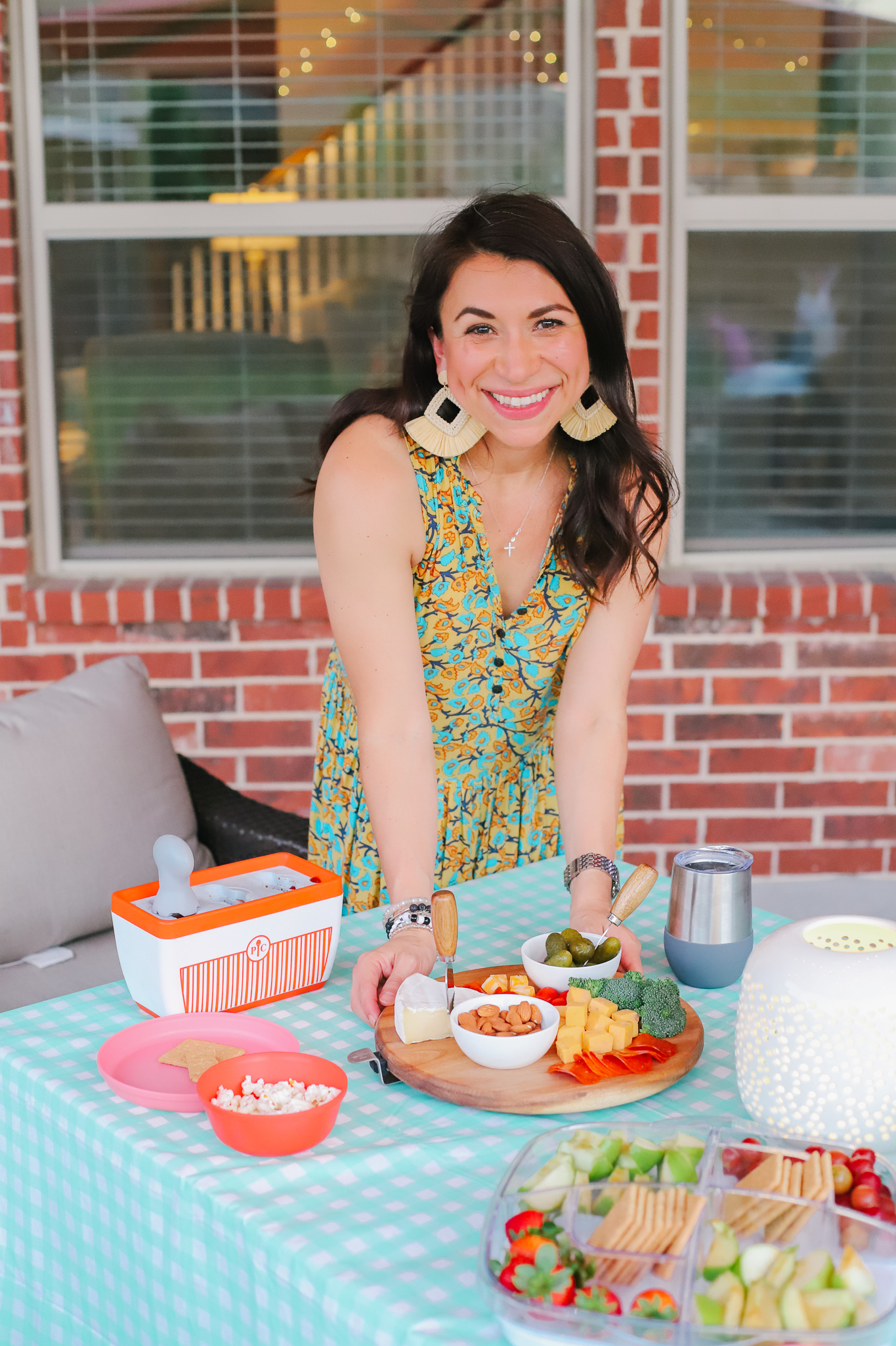 These Pampered Chef best helpers for our backyard movie night are the coolest! #ad